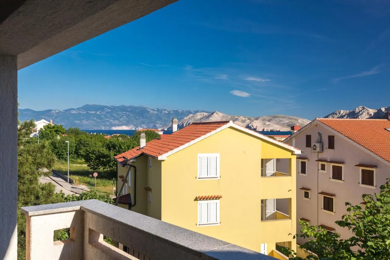 Apartment Glorija With Balcony Baška