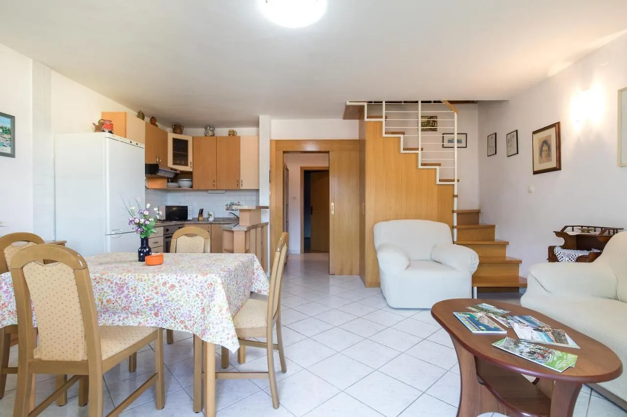 Apartment Glorija With Balcony Baška Croazia