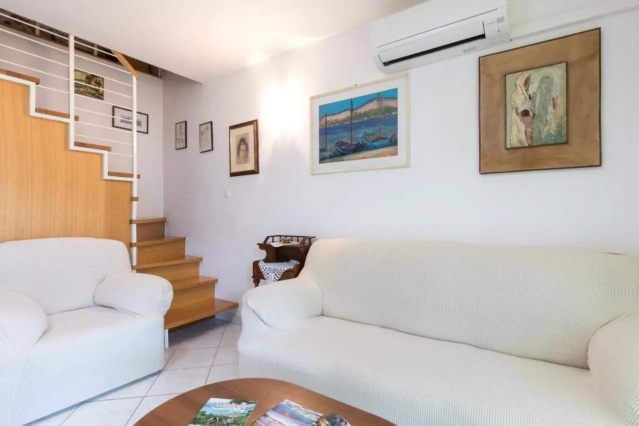 Apartment Glorija With Balcony Baška